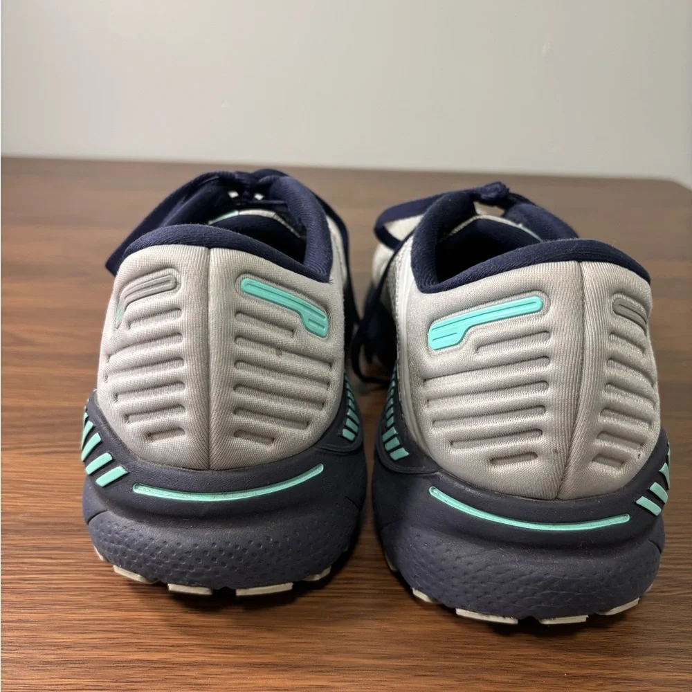 Men’s Brooks Adrenaline GTS in Gray‎ and Teal Size 11